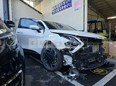Photo 1 of 49: 2022 Kia Sportage — Korean insurance auction