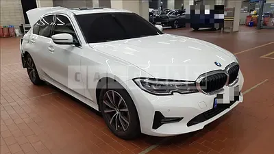 Photo 1 of 38: 2022 BMW 320i, VIN WBA5X510XNFM17995 — Korean insurance auction