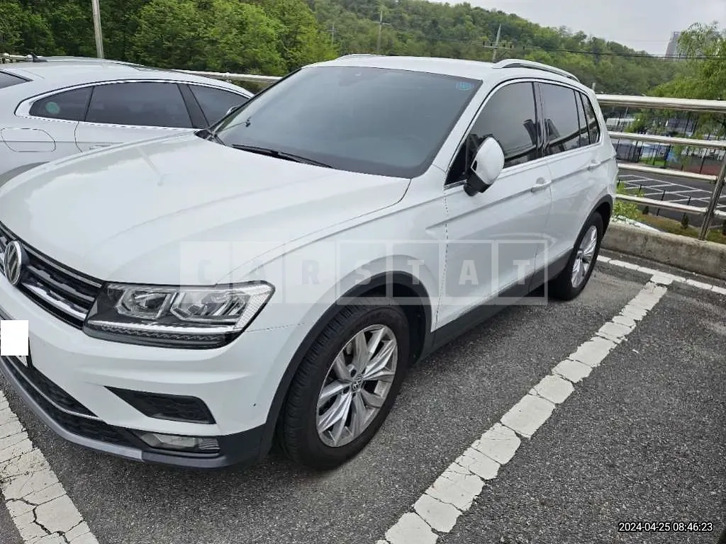 Photo 2 of 16: 2020 Volkswagen Tiguan 2.0 TDI, VIN WVGZZZ5NZLW316833 — Korean insurance auction