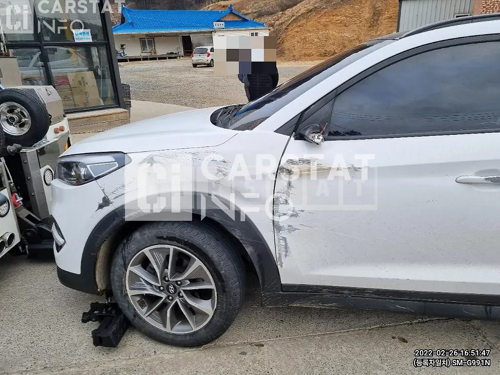 Photo 2 of 10: 2017 Hyundai Tucson 1.6, VIN KMHJ2812GJU584930 — Korean insurance auction