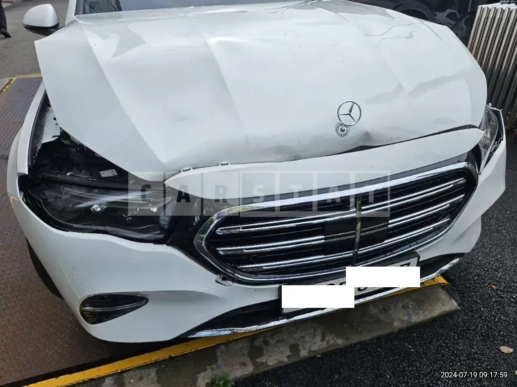 Photo 2 of 25: 2024 Mercedes-Benz E 300 4Matic — Korean insurance auction