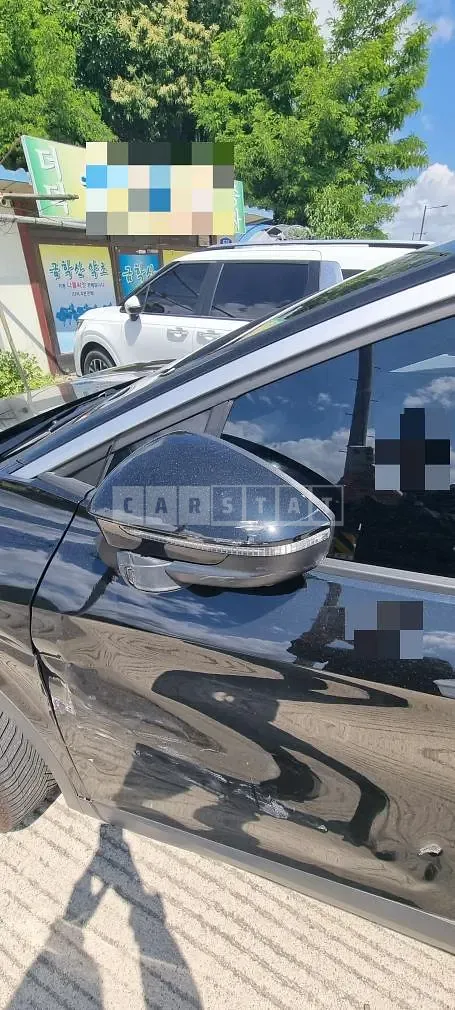 Photo 2 of 17: 2025 Volkswagen ID.4 Pro — Korean insurance auction
