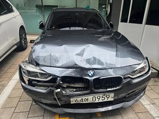 Photo 2 of 21: 2016 BMW 320d — Korean insurance auction