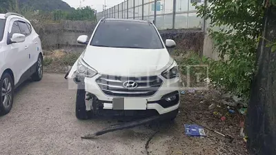 Photo 1 of 11: 2016 Hyundai Santa Fe 2.0, VIN KMHSW81UBGU626693 — Korean insurance auction
