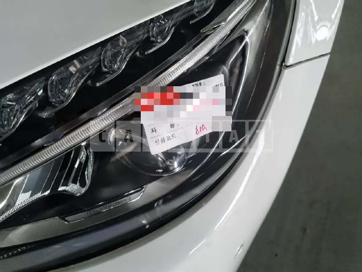 Photo 2 of 5: 2018 Mercedes-Benz (parts) C200 Cabriolet Headlamp — Korean insurance auction