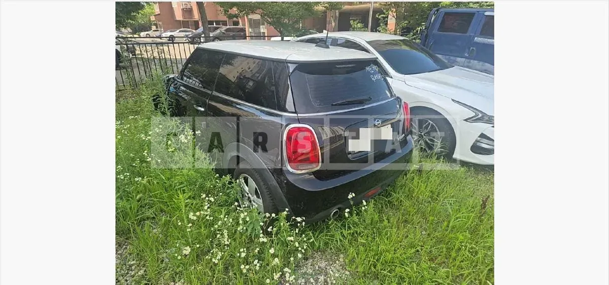 Photo 2 of 9: 2019 MINI Cooper (15) — Korean insurance auction