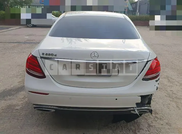Photo 2 of 14: 2016 Mercedes-Benz E220 d, VIN WDDZF0EB8HA069059 — Korean insurance auction