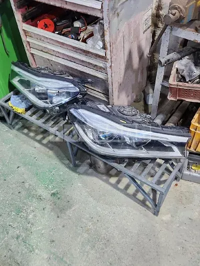 Photo 1 of 10: 2017 BMW (parts) 740Li xDrive Headlamp — Korean insurance auction