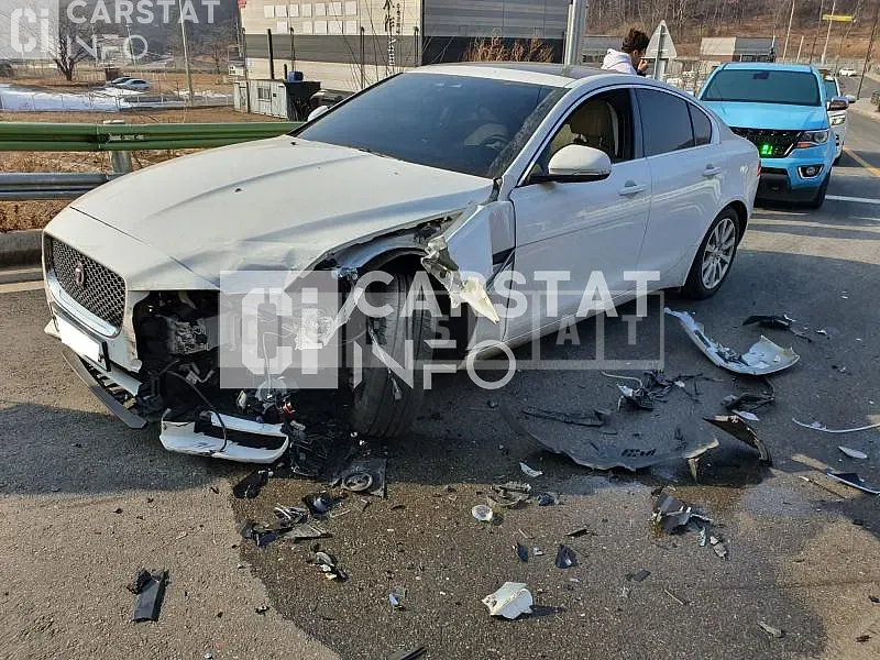 Photo 2 of 6: 2019 Jaguar XE 2.0d, VIN SAJAB4BN6KCP45031 — Korean insurance auction