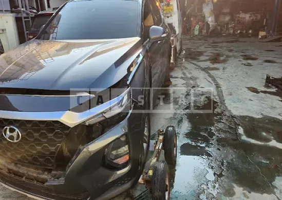 Photo 2 of 50: 2019 Hyundai Santa Fe — Korean insurance auction