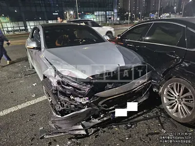 Photo 1 of 35: 2024 Mercedes-Benz E300 4Matic — Korean insurance auction