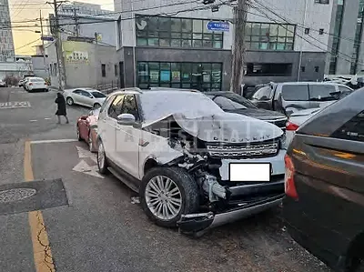 Photo 1 of 14: 2018 Land Rover Discovery TD6, VIN SALRA2BK2JA051387 — Korean insurance auction