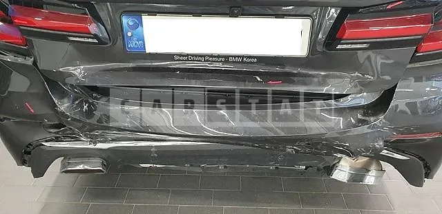 Photo 2 of 31: 2021 BMW 530i, VIN WBA71BH07MWX21847 — Korean insurance auction