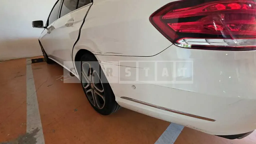 Photo 2 of 3: 2015 Mercedes-Benz E250 BlueTec 4Matic — Korean insurance auction