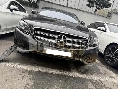 Photo 1 of 8: 2018 Mercedes-Benz E220 d, VIN WDDZF0EB8KA504461 — Korean insurance auction