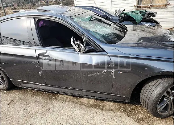 Photo 2 of 17: 2016 BMW 320d, VIN WBA8C5106GK639422 — Korean insurance auction