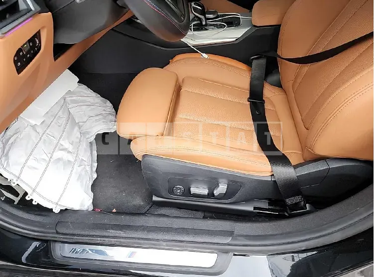 Photo 2 of 13: 2022 BMW 320i, VIN WBA5X5101NFN04989 — Korean insurance auction