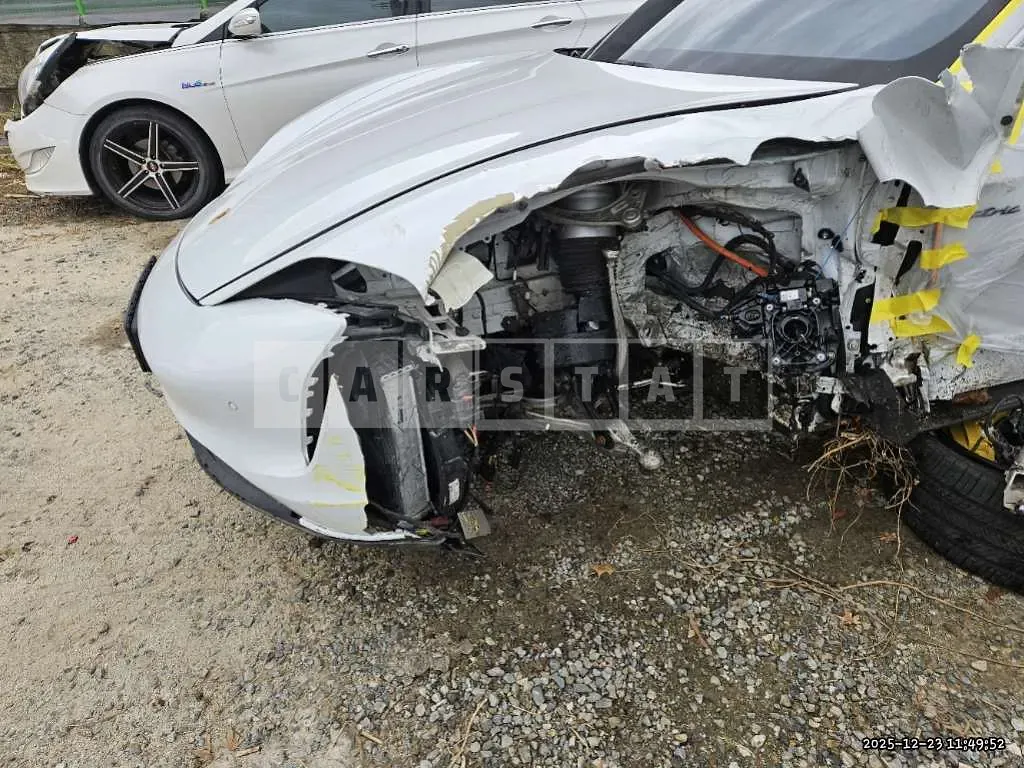 Photo 2 of 7: 2021 Porsche Taycan Turbo S — Korean insurance auction