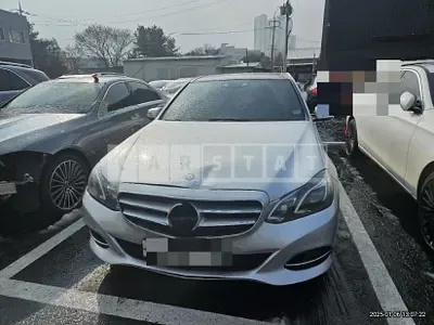 Photo 1 of 5: 2014 Mercedes-Benz E300 4Matic — Korean insurance auction