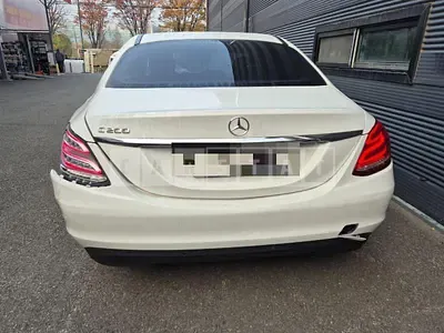 Photo 1 of 11: 2015 Mercedes-Benz C200 — Korean insurance auction