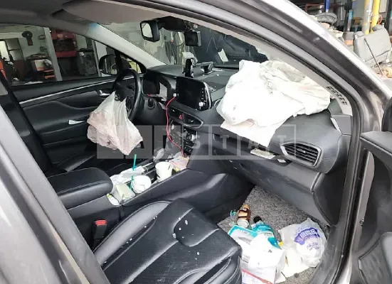 Photo 2 of 8: 2020 Hyundai Santa Fe, VIN KMHS281BBLU187597 — Korean insurance auction