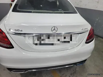 Photo 1 of 27: 2016 Mercedes-Benz C200 d, VIN WDDWF3HB2GF318540 — Korean insurance auction