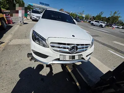 Photo 1 of 10: 2018 Mercedes-Benz C200 4Matic — Korean insurance auction
