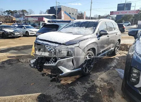 Photo 2 of 10: 2021 Hyundai Santa Fe, VIN KMHS381HHMU389025 — Korean insurance auction