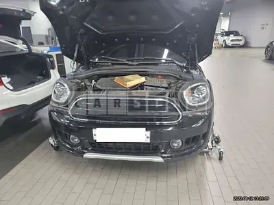 Photo 1 of 14: 2020 MINI Cooper COUNTRYMAN(18), VIN WMWYX3105L3L23510 — Korean insurance auction