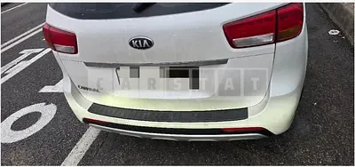 Photo 1 of 12: 2016 Kia Carnivals — Korean insurance auction