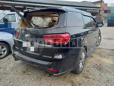 Photo 1 of 7: 2018 Kia Carnival — Korean insurance auction