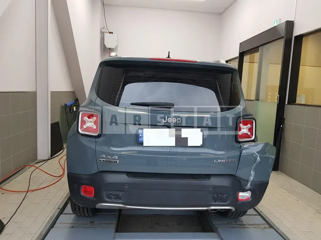 Photo 2 of 19: 2015 Jeep Zip Renegade — Korean insurance auction