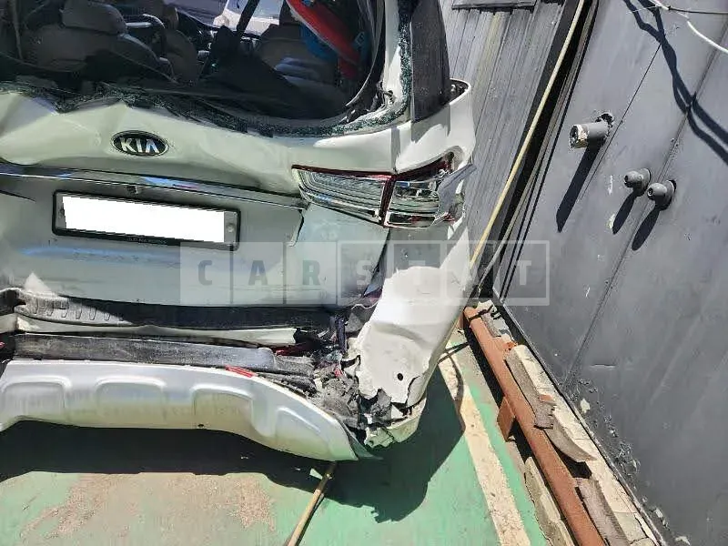 Photo 2 of 38: 2015 Kia Carnival, VIN KNAME81ABGS165436 — Korean insurance auction