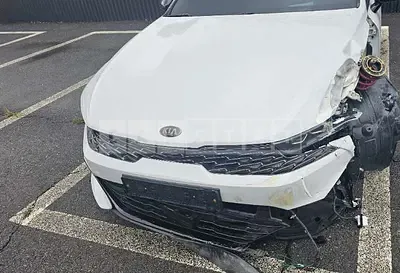 Photo 1 of 2: 2019 Kia K5 — Korean insurance auction