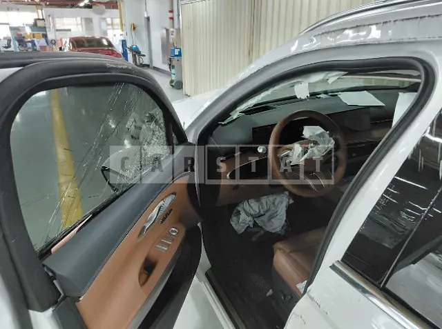 Photo 2 of 18: 2025 Genesis GV70 AWD — Korean insurance auction