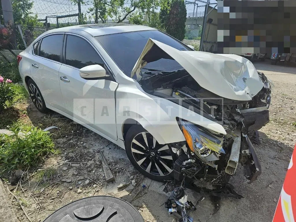 Photo 2 of 5: 2018 Nissan Altima 2.5 — Korean insurance auction