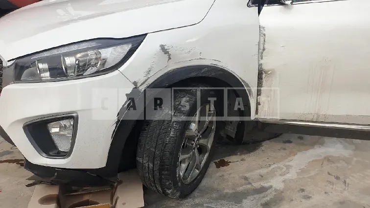 Photo 2 of 12: 2015 Kia Sorento, VIN KNAPS81ABFA004030 — Korean insurance auction