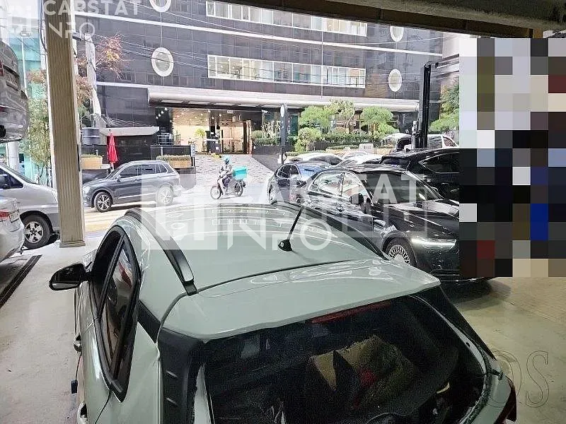 Photo 2 of 42: 2019 Hyundai Kona 1.6 — Korean insurance auction
