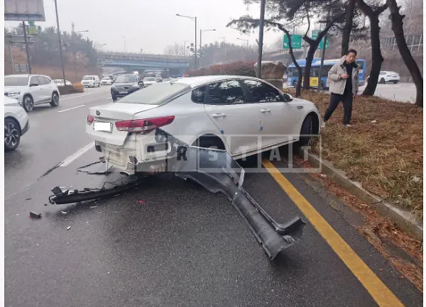 Photo 2 of 13: 2019 Kia K5 — Korean insurance auction