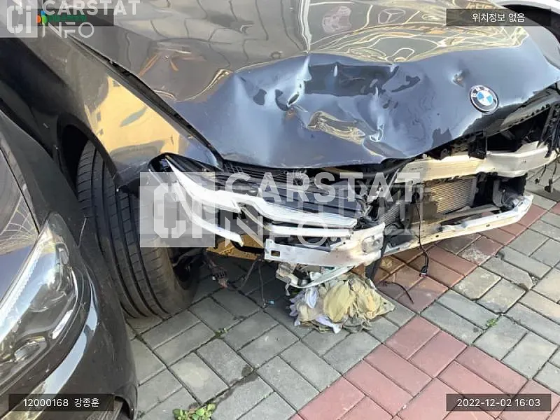 Photo 2 of 30: 2021 BMW 530i, VIN WBA71BH09MWX00532 — Korean insurance auction