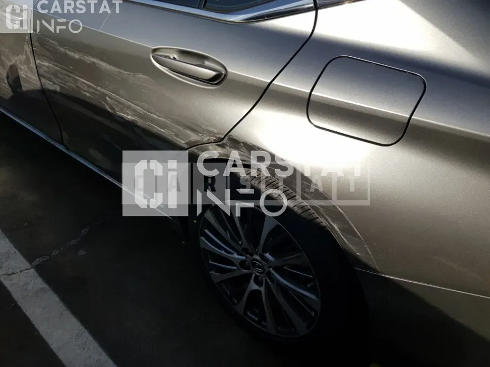 Photo 2 of 21: 2021 Lexus ES300h, VIN JTHBA1C13M2003483 — Korean insurance auction