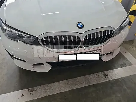 Photo 2 of 18: 2021 BMW 320i — Korean insurance auction