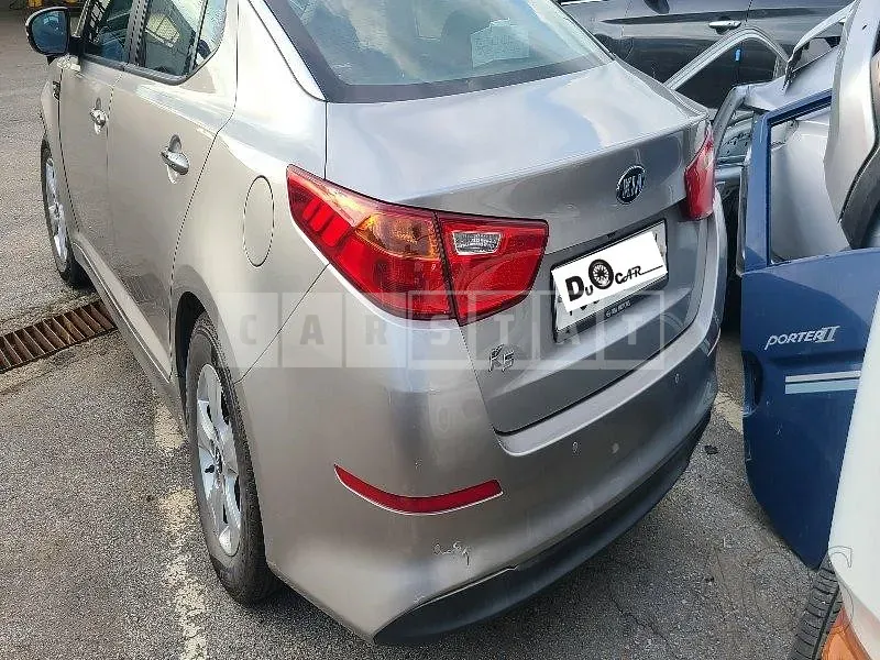 Photo 2 of 11: 2015 Kia K5 2.0, VIN KNAGN418BFA584644 — Korean insurance auction