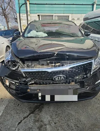 Photo 1 of 35: 2015 Kia Sportage 4WD — Korean insurance auction