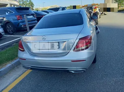 Photo 1 of 26: 2019 Mercedes-Benz E220 d, VIN WDDZF0EBXKA520628 — Korean insurance auction