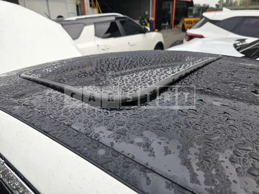 Photo 2 of 26: 2018 Mercedes-Benz C350e — Korean insurance auction