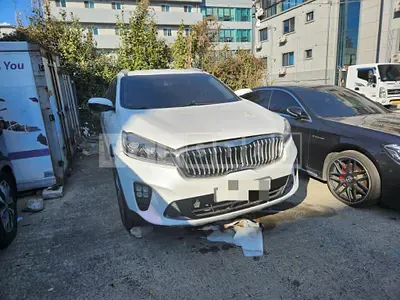Photo 1 of 8: 2018 Kia Sorento 2.2, VIN KNAPG81BBJA470068 — Korean insurance auction