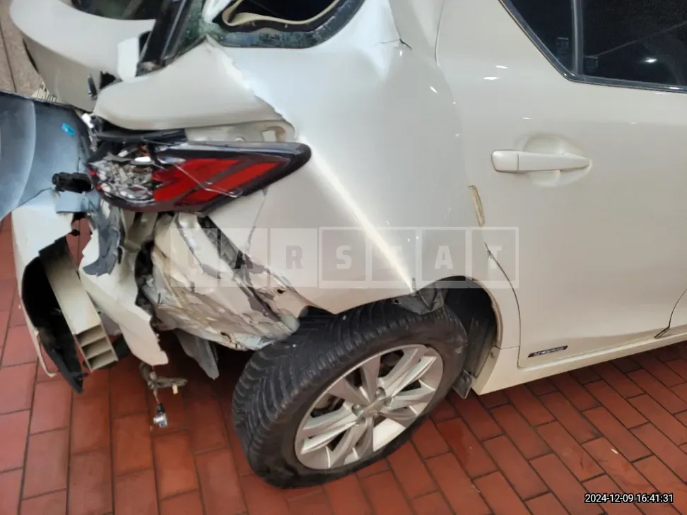 Photo 2 of 11: 2017 Lexus CT200h — Korean insurance auction