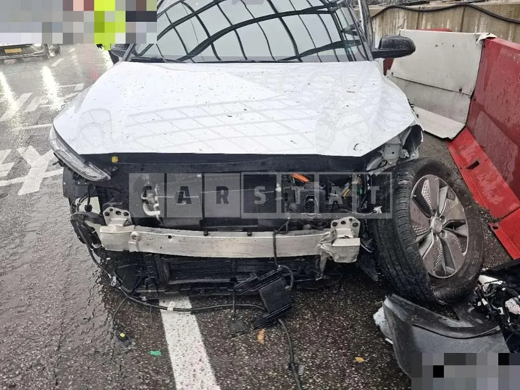 Photo 2 of 14: 2018 Hyundai Kona Electric Car — Korean insurance auction