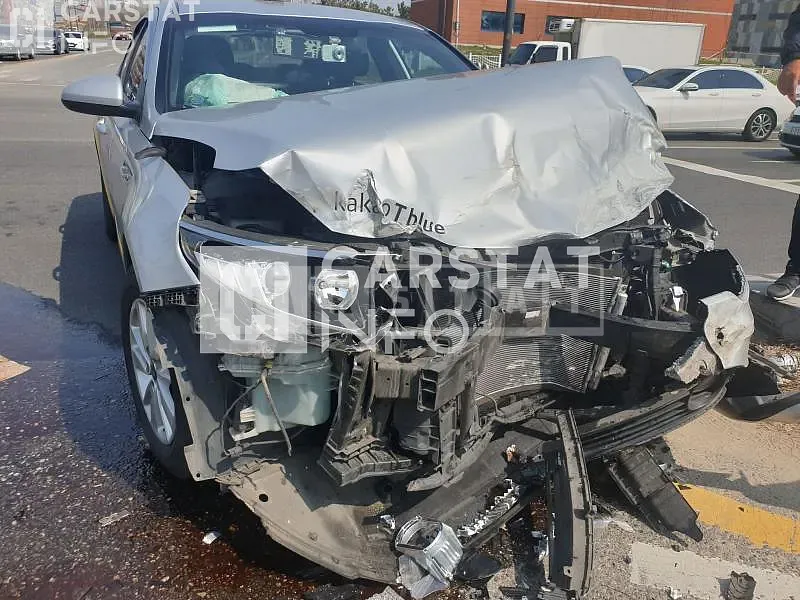 Photo 2 of 17: 2017 Kia K5, VIN KNAGU416BJA200682 — Korean insurance auction